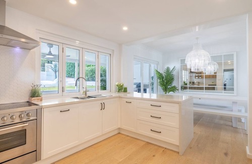 Corlette House | Cloud Nine, 18 Wynne Cres - heated pool, waterviews, beach