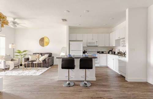 Kissimmee Apartment | Cloud Nine 1BR 15 MIN from Kissimmee Main Street
