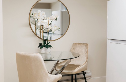 Red Deer Apartment | Cloud Nine Studio; Your Heavenly Retreat
