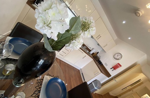 Woking Apartment | Cloud9 Apartment at The Nankeville
