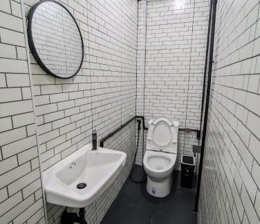 Khlong Ton Sai House | Cloud9 Hometel - Entire House 3BR 170m to BTS Private Quiet & Comfy
