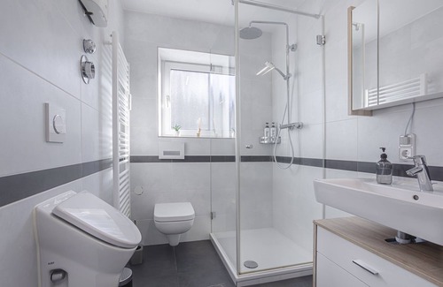 Kriegshaber Apartment | Cloud9: Kitchen | balcony | WiFi | washing machine | very good location