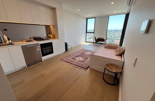 Bankstown Apartment | Cloud9 retreat, central location