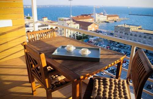 Ladadika Apartment | cloud9-skg