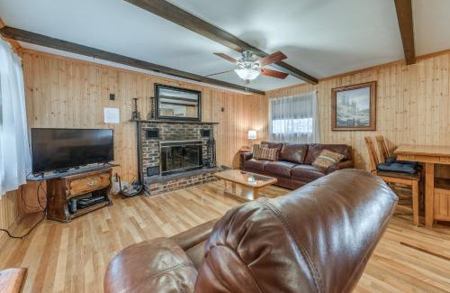 Cloudcroft House | Cloudcroft Cabin Vacation Rental 3 Mi to Skiing!