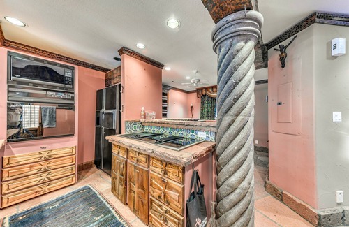 Cloudcroft Condo | Cloudcroft Home w/Fireplace Near Downtown!