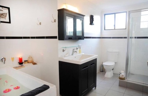 Beechmont Apartment | Clouds Silver Lining