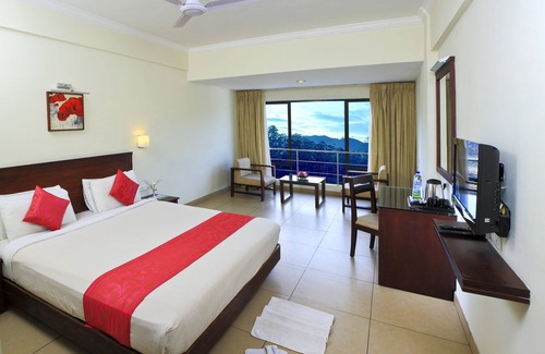 Moolakadai Hotel | Clouds Valley Leisure Hotel