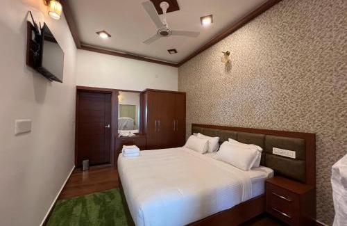 Thankamony part Hotel | Cloudy Court Resort