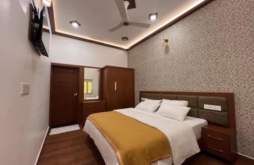 Thankamony part Hotel | Cloudy Court Resort