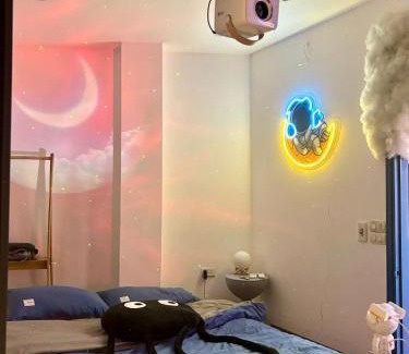 Dich Vong Apartment | Cloudy Room - Amoureux Homestay