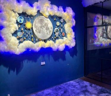 Dich Vong Apartment | Cloudy Room - Amoureux Homestay