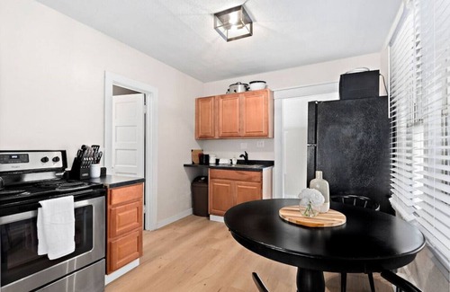 Superior House | Clough · Quaint Cottage on Clough