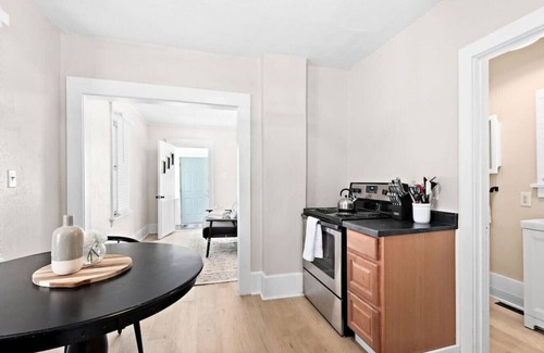 Superior House | Clough · Quaint Cottage on Clough