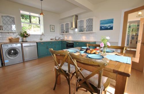 Anstruther House | Clover Cottage countryside retreat with sea views