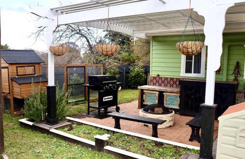 Uralla Bed & Breakfast | Clover Cottage Uralla