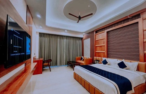 Shimla Hotel | Clovis Hotel & Restaurant