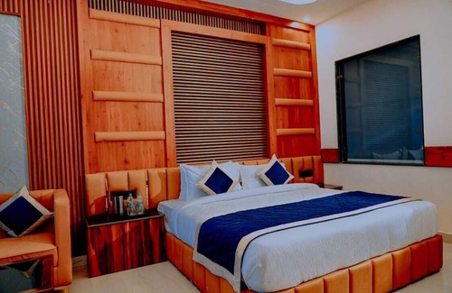 Shimla Hotel | Clovis Hotel & Restaurant