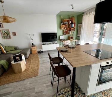 Hincmar Apartment | Clovis - Hypercentre avec balcon et parking