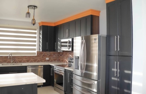 Whitehouse House | Club 37 @ Whitehouse Beach Club, 3bedroom WIFI, Pool and other modern amenities