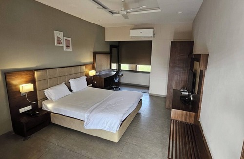 Dholka Resort | Club Azzurro Resort - Nalsarovar