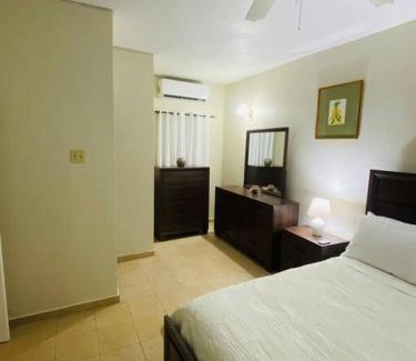 Runaway Bay Apartment | Club Caribbean Apartments