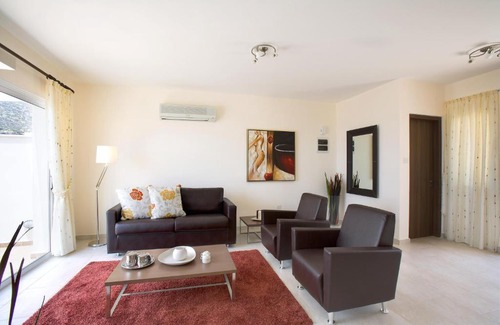 Peyia Town Apartment | Club Coral View Resort