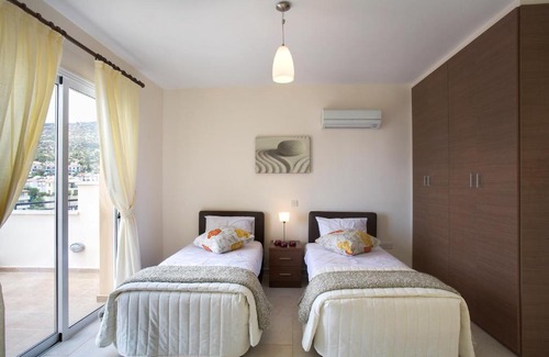 Peyia Town Apartment | Club Coral View Resort