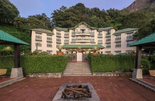 Udumbanchola Resort | Club Mahindra Lake View Munnar