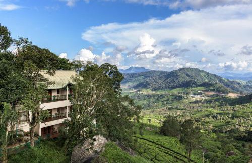 Udumbanchola Resort | Club Mahindra Lake View Munnar