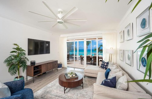 Seven Mile Beach Apartment | Club Se7en at Beachcomber