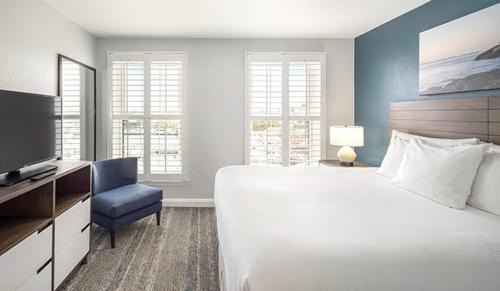Yachting Village Resort | Club Wyndham Newport Onshore