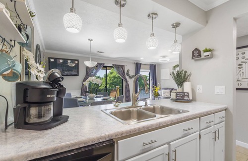 Table Rock Condo | Clubhouse Bungalow | Community Amenities