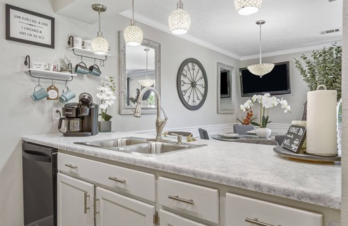 Table Rock Condo | Clubhouse Bungalow | Community Amenities