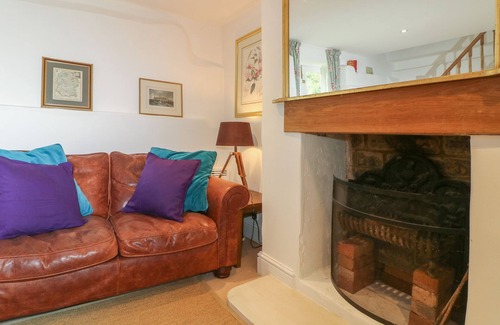 Cliffe Pypard Cottage | CLYFFE COTTAGE, romantic, character holiday cottage in Clyffe Pypard