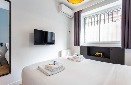 Quartier de la Folie-Mericourt Apartment | CMG Canal Saint-Martin - Pierre Levée