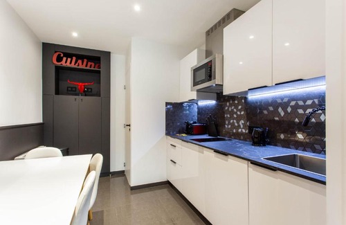Quartier de la Folie-Mericourt Apartment | CMG Canal Saint-Martin - Pierre Levée