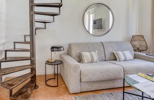 1st Arrondissement Apartment | CMG Marseille - Maison Pagnol