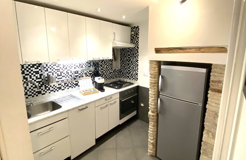 Historic Castle District Apartment | CMH Castello Suites