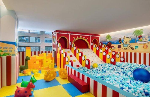 Xiangzhou District Hotel | 108 m² Hotel ∙ 127 guests