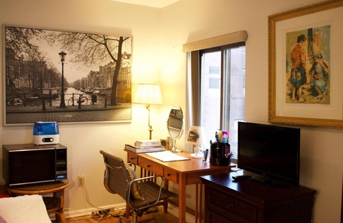 Washington Square West House | Cntr-city lux 2BR 2.5BA townhouse with free parking close to all amenities.