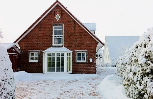 Fedderwardersiel Apartment | Cozy and idyllic apartment very close to the harbor