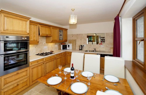 Llanfairpwllgwyngyll Cottage | Coach House Faner - Three Bedroom Cottage, Sleeps 6
