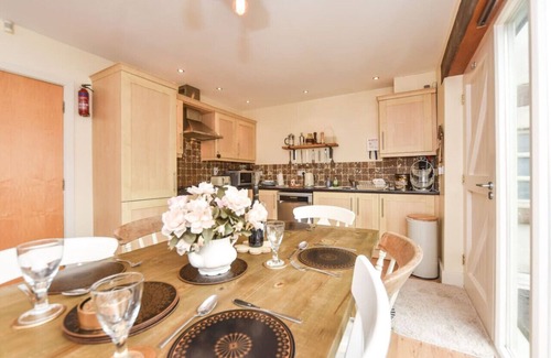Matlock Bath Cottage | Coach House Mews, sleeps 6! Contemporary property in the popular Matlock Bath
