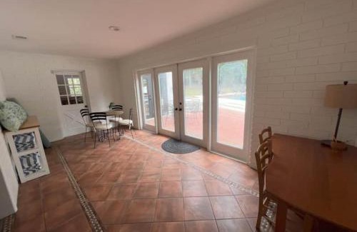 Gainesville House | Coaches House - 2 miles from Ben Griffin Stadium
