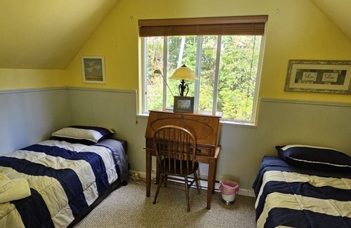 Coal Harbour Cottage | Coal Harbour (Port Hardy) Ocean Front Cottage(pet friendly)