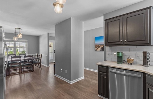 Kings Grant House | Coast Away Cottage. 1-story home - NO PET FEES! 10 minutes from the Beach!