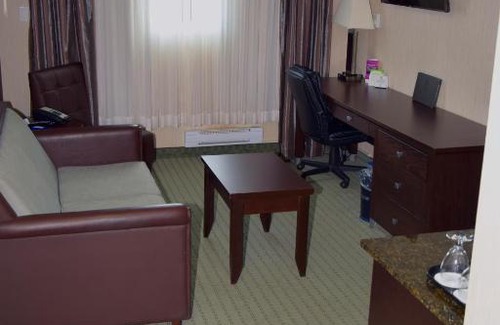 South Lethbridge Hotel | Coast Lethbridge Hotel & Conference Centre