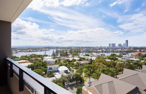 Surfers Paradise Apartment | Coast life 2 bedroom Apartment In Surfers Paradise