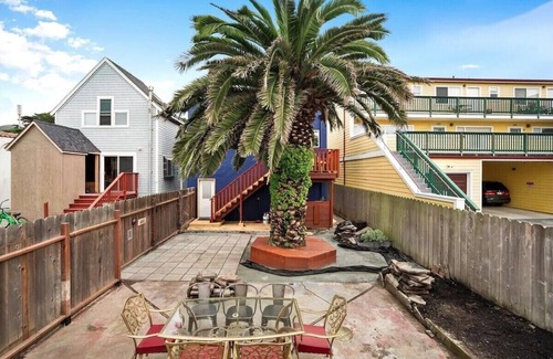 Sharp Park Apartment | Coast PalmTree Yard 2BR Block from Beach